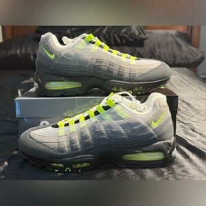 Men's Size 13 - Nike Air Max 95 OG Big Bubble Neon (2025/2026)